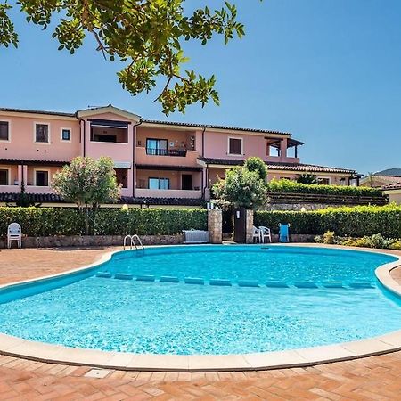 House In Residence With Swimming Pool 2 Km From The Sea Мурта-Марія Екстер'єр фото